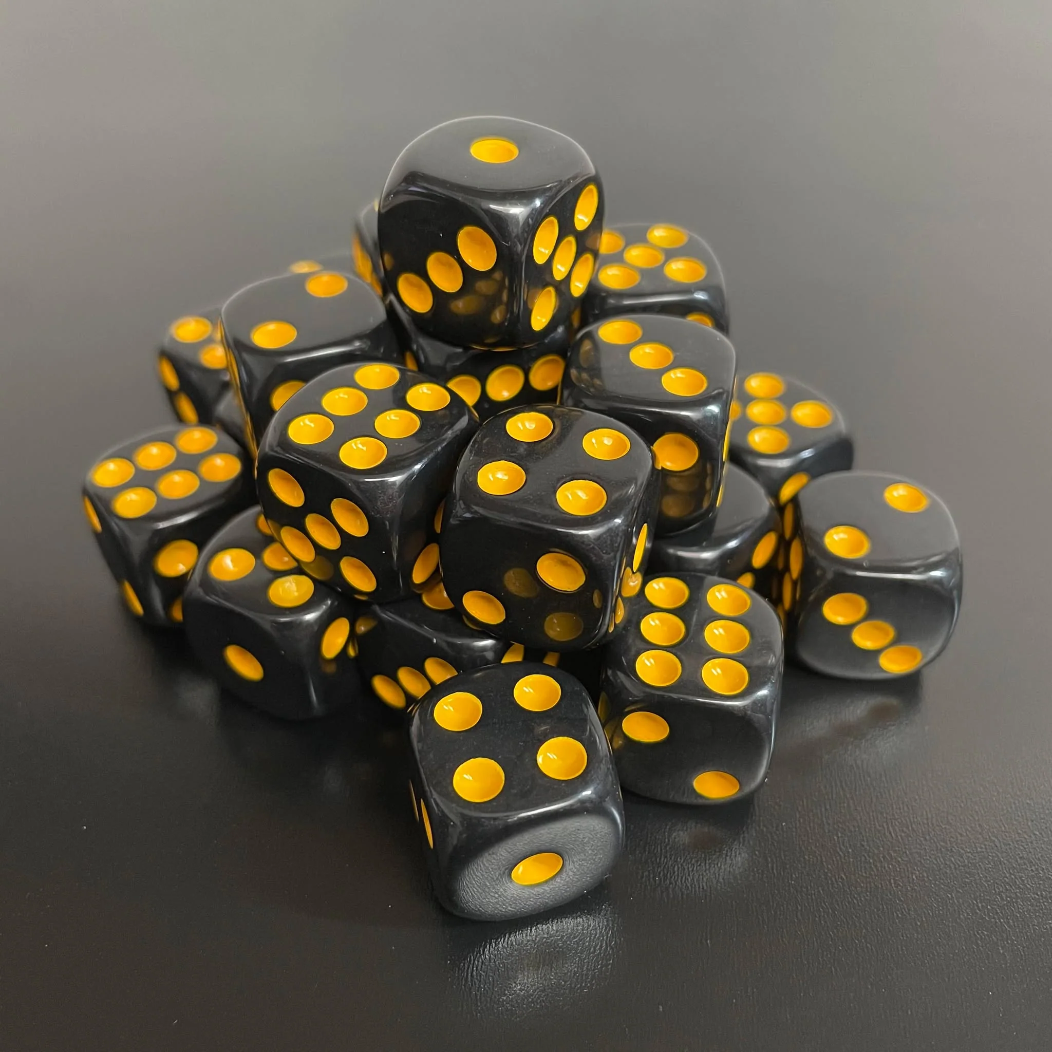 16mm Dice Black Series (Yellow pips) - Image 3